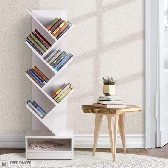 10 Ways to Decorate a Bookshelf