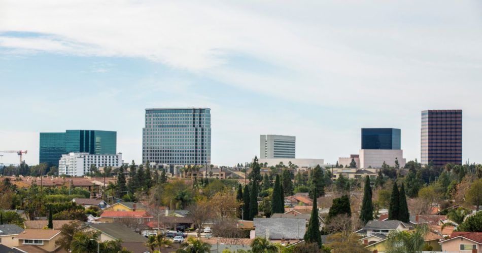 sell-books-textbooks-in-costa-mesa